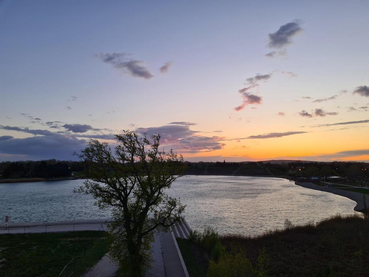 Lakeside Provence - Appartement 4 Etoiles Face Au Lac De مونتيو المظهر الخارجي الصورة